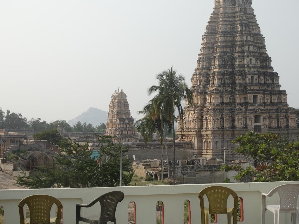 Padma Guest House Hampi Exterior photo