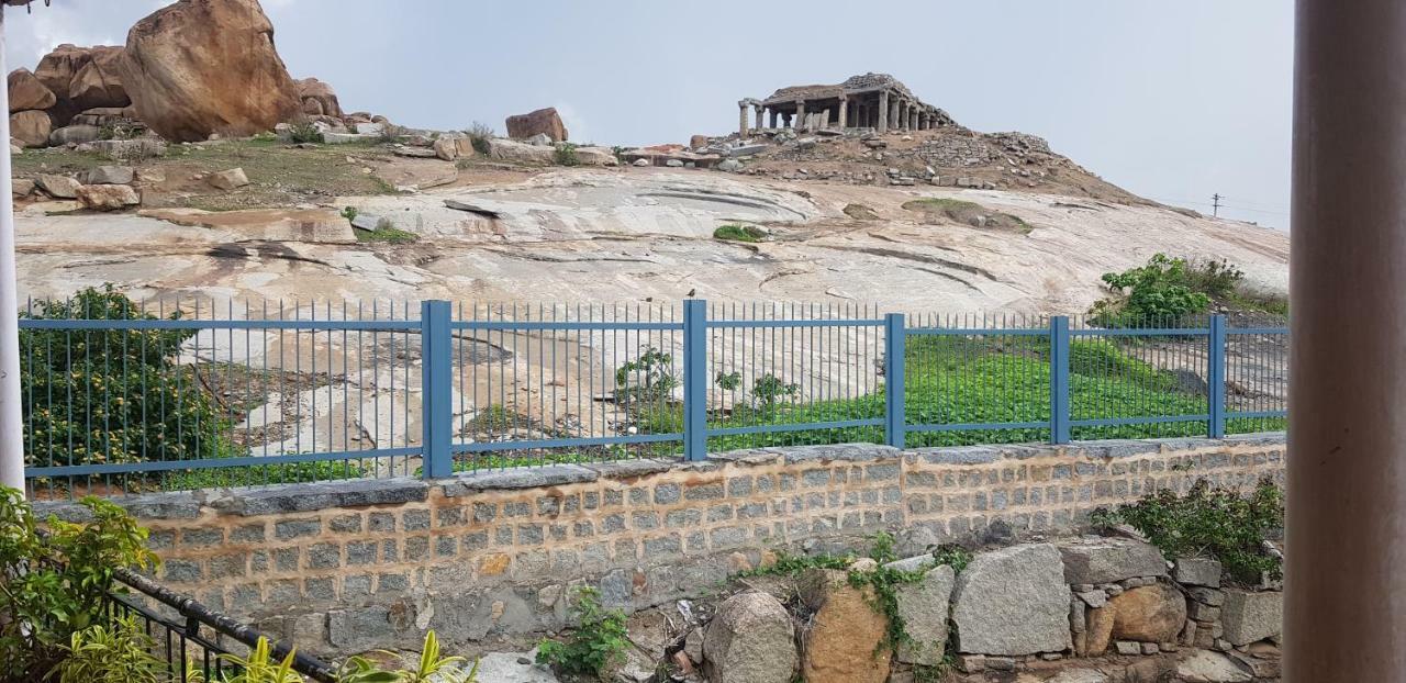 Padma Guest House Hampi Exterior photo